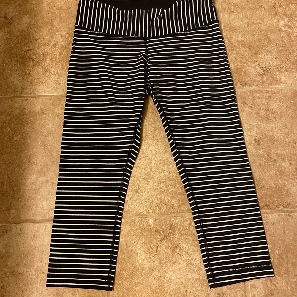 Lululemon crops